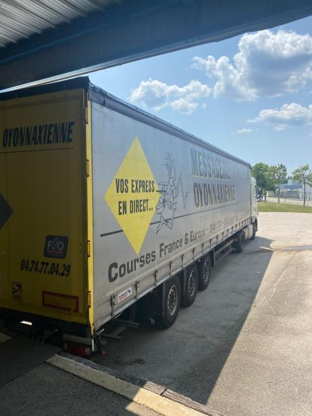 Schmitz Cargobull - Poluprikolica s ceradom: slika Schmitz Cargobull - Poluprikolica s ceradom Schmitz Cargobull - Poluprikolica s ceradom: slika Schmitz Cargobull - Poluprikolica s ceradom