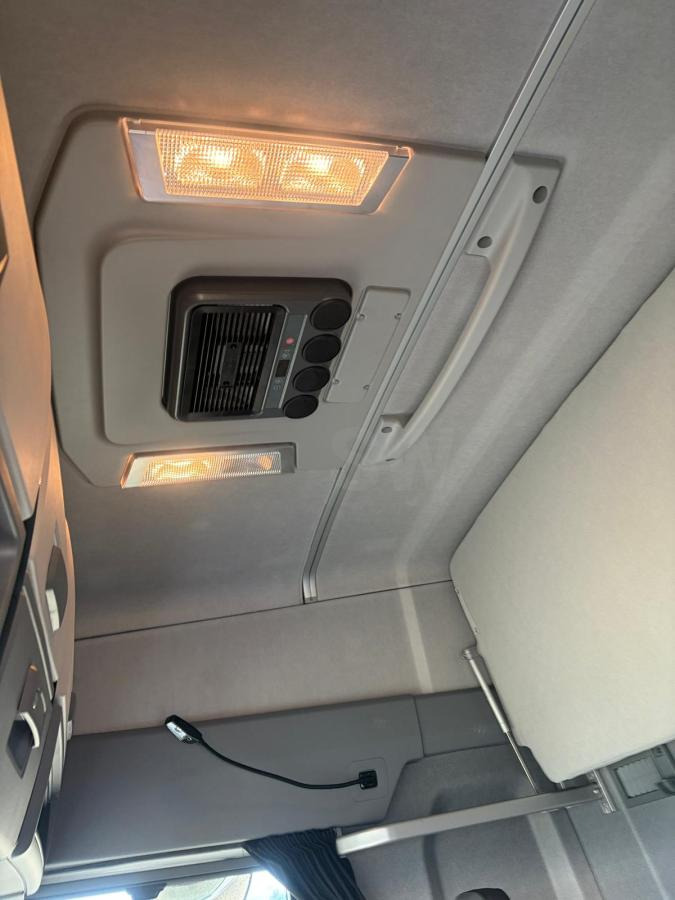 MAN TGX 18.500 - Tegljač: slika MAN TGX 18.500 - Tegljač MAN TGX 18.500 - Tegljač: slika MAN TGX 18.500 - Tegljač