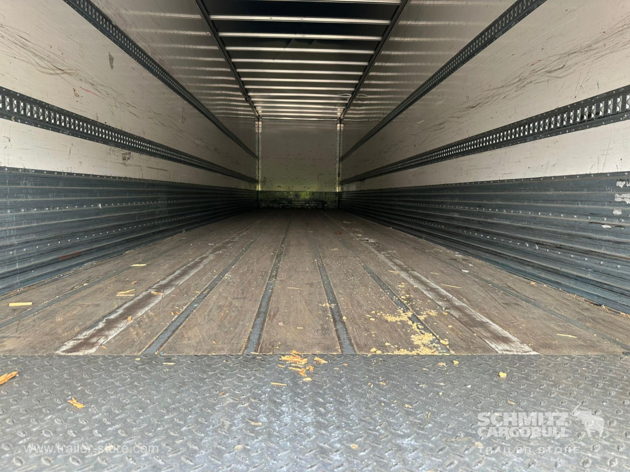 FRUEHAUF Dryfreight Standard - Poluprikolica sa zatvorenim sandukom: slika FRUEHAUF Dryfreight Standard - Poluprikolica sa zatvorenim sandukom FRUEHAUF Dryfreight Standard - Poluprikolica sa zatvorenim sandukom: slika FRUEHAUF Dryfreight Standard - Poluprikolica sa zatvorenim sandukom