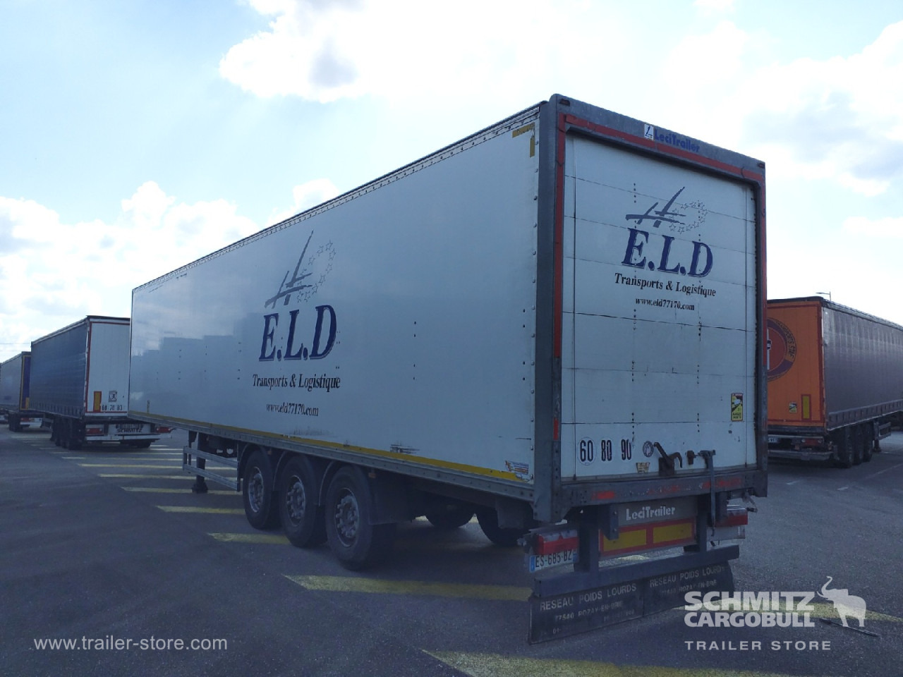 LECI TRAILER Dryfreight Standard Roller shutter door - Poluprikolica sa zatvorenim sandukom: slika LECI TRAILER Dryfreight Standard Roller shutter door - Poluprikolica sa zatvorenim sandukom LECI TRAILER Dryfreight Standard Roller shutter door - Poluprikolica sa zatvorenim sandukom: slika LECI TRAILER Dryfreight Standard Roller shutter door - Poluprikolica sa zatvorenim sandukom