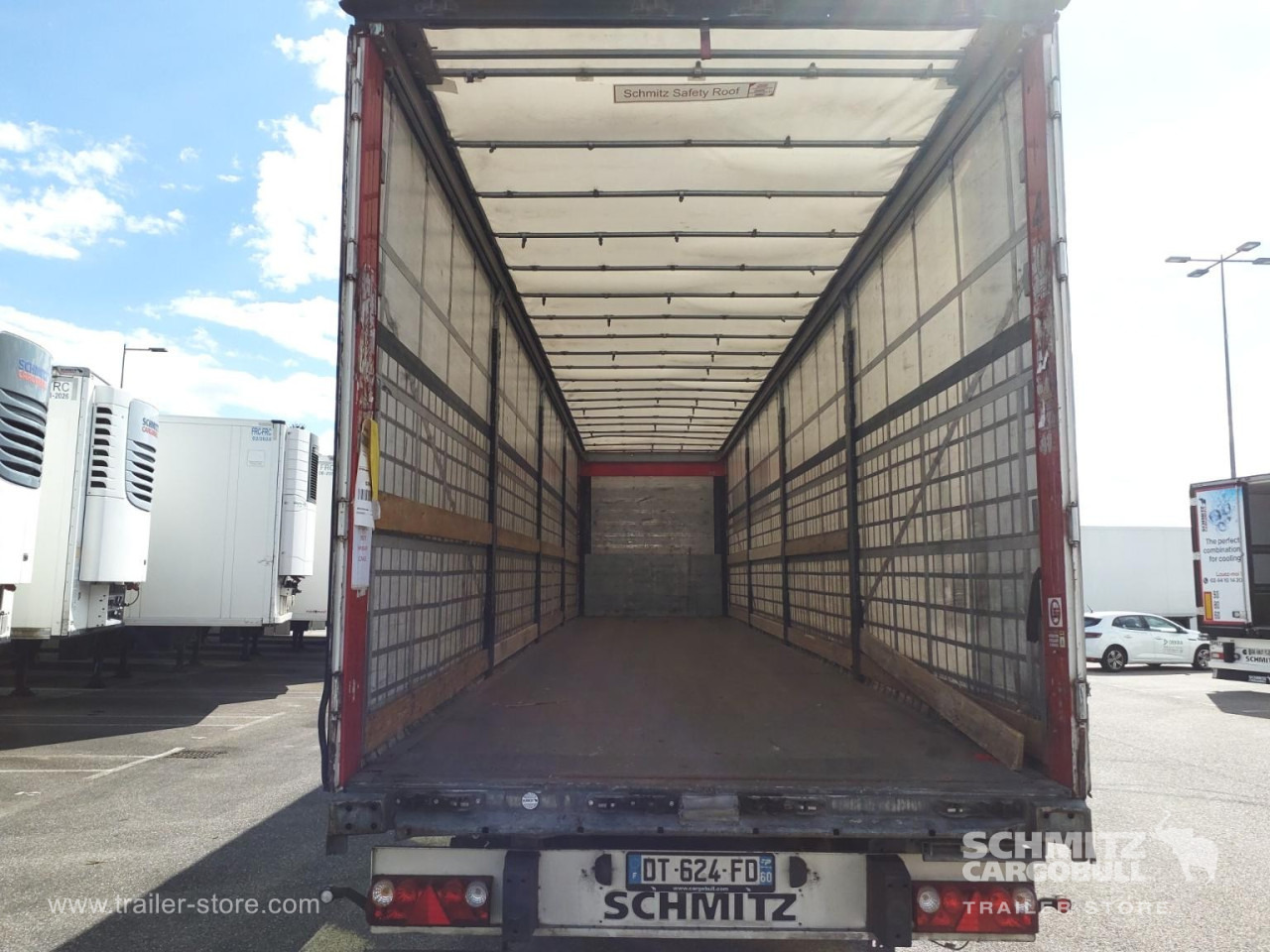 SCHMITZ Curtainsider Standard - Poluprikolica s ceradom: slika SCHMITZ Curtainsider Standard - Poluprikolica s ceradom SCHMITZ Curtainsider Standard - Poluprikolica s ceradom: slika SCHMITZ Curtainsider Standard - Poluprikolica s ceradom