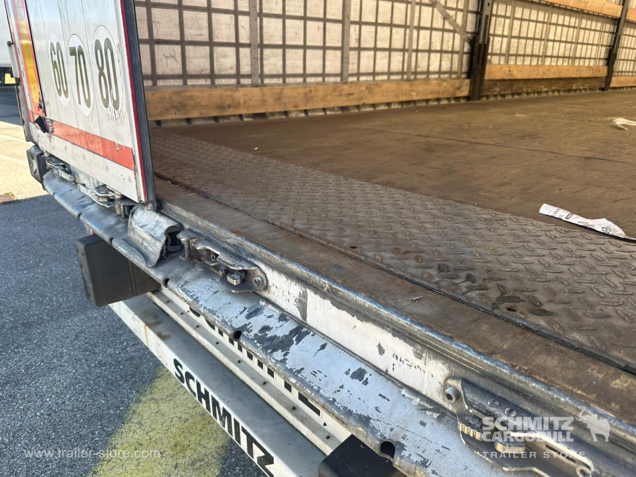 SCHMITZ Curtainsider Standard - Poluprikolica s ceradom: slika SCHMITZ Curtainsider Standard - Poluprikolica s ceradom SCHMITZ Curtainsider Standard - Poluprikolica s ceradom: slika SCHMITZ Curtainsider Standard - Poluprikolica s ceradom