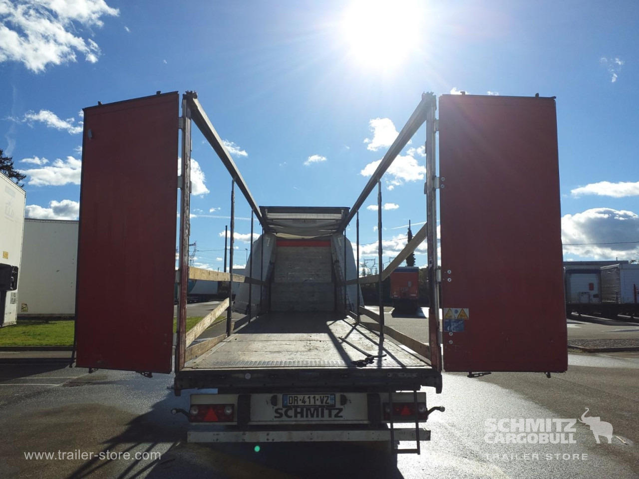 SCHMITZ Curtainsider Standard - Poluprikolica s ceradom: slika SCHMITZ Curtainsider Standard - Poluprikolica s ceradom SCHMITZ Curtainsider Standard - Poluprikolica s ceradom: slika SCHMITZ Curtainsider Standard - Poluprikolica s ceradom