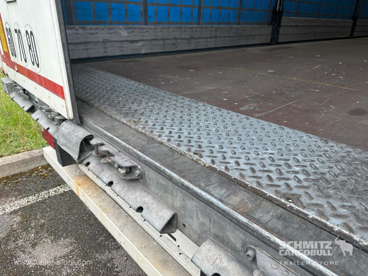 SCHMITZ Curtainsider Standard - Poluprikolica s ceradom: slika SCHMITZ Curtainsider Standard - Poluprikolica s ceradom SCHMITZ Curtainsider Standard - Poluprikolica s ceradom: slika SCHMITZ Curtainsider Standard - Poluprikolica s ceradom