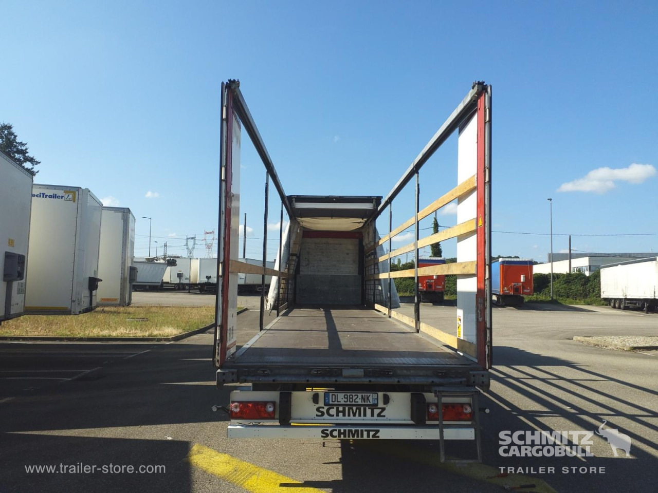 SCHMITZ Curtainsider Standard - Poluprikolica s ceradom: slika SCHMITZ Curtainsider Standard - Poluprikolica s ceradom SCHMITZ Curtainsider Standard - Poluprikolica s ceradom: slika SCHMITZ Curtainsider Standard - Poluprikolica s ceradom