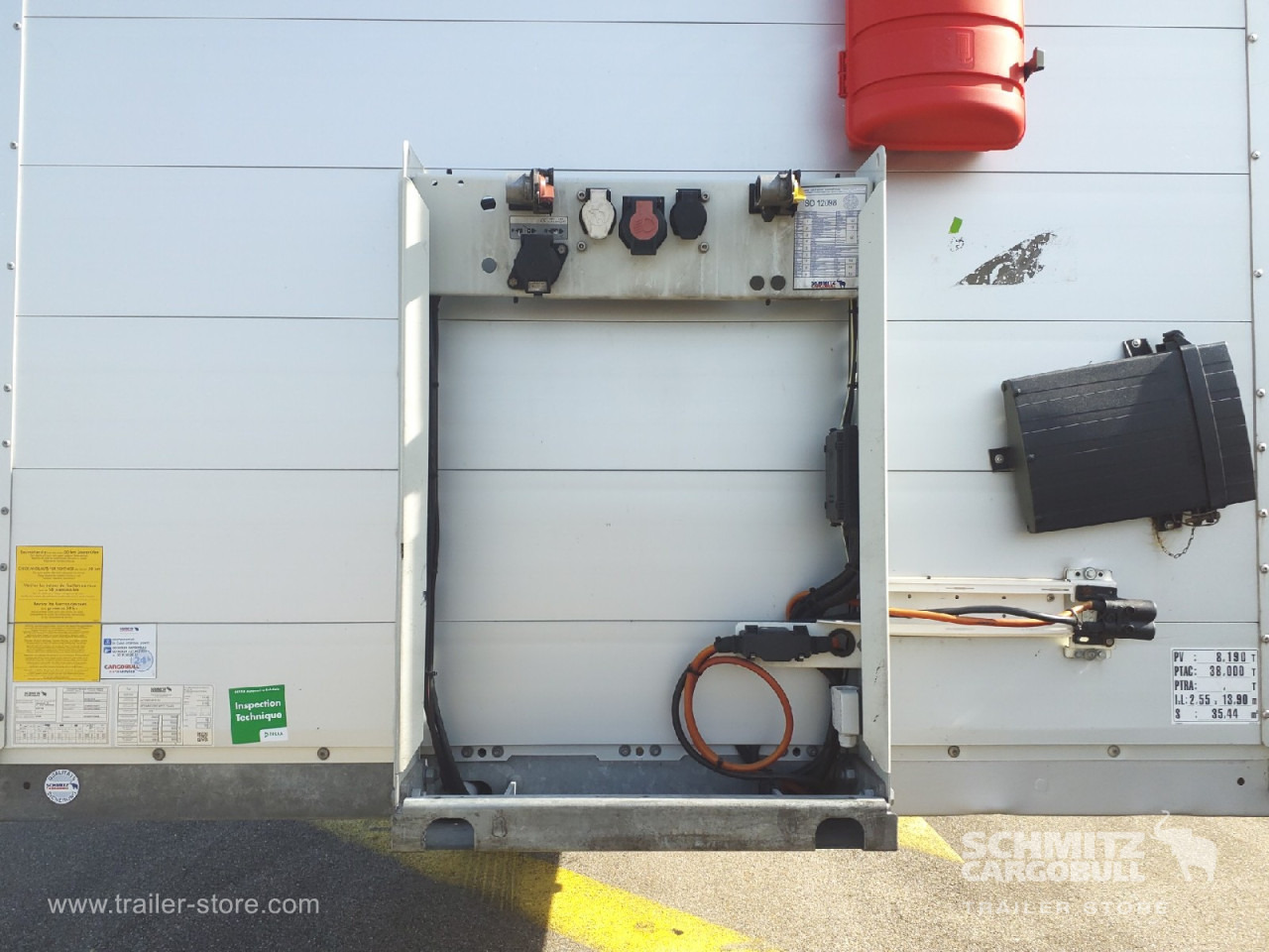 SCHMITZ Dryfreight Standard Taillift - Poluprikolica sa zatvorenim sandukom: slika SCHMITZ Dryfreight Standard Taillift - Poluprikolica sa zatvorenim sandukom SCHMITZ Dryfreight Standard Taillift - Poluprikolica sa zatvorenim sandukom: slika SCHMITZ Dryfreight Standard Taillift - Poluprikolica sa zatvorenim sandukom