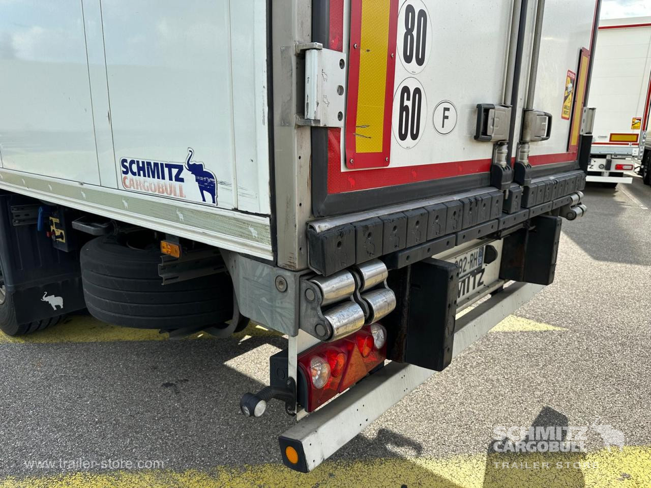 SCHMITZ Reefer Standard - Izotermna poluprikolica: slika SCHMITZ Reefer Standard - Izotermna poluprikolica SCHMITZ Reefer Standard - Izotermna poluprikolica: slika SCHMITZ Reefer Standard - Izotermna poluprikolica