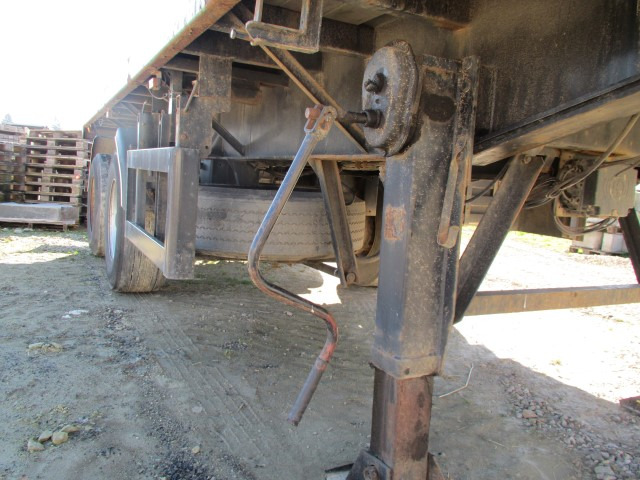 Poluprikolica plato/ Otvoreni sanduk Blumhardt ZK 5826: slika Poluprikolica plato/ Otvoreni sanduk Blumhardt ZK 5826