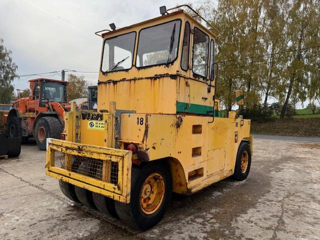 Hamm GRW 15 - Pneumatski valjak: slika Hamm GRW 15 - Pneumatski valjak Hamm GRW 15 - Pneumatski valjak: slika Hamm GRW 15 - Pneumatski valjak