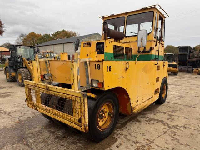 Hamm GRW 15 - Pneumatski valjak: slika Hamm GRW 15 - Pneumatski valjak Hamm GRW 15 - Pneumatski valjak: slika Hamm GRW 15 - Pneumatski valjak