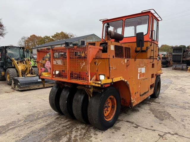 Hamm GRW 15 - Pneumatski valjak: slika Hamm GRW 15 - Pneumatski valjak Hamm GRW 15 - Pneumatski valjak: slika Hamm GRW 15 - Pneumatski valjak