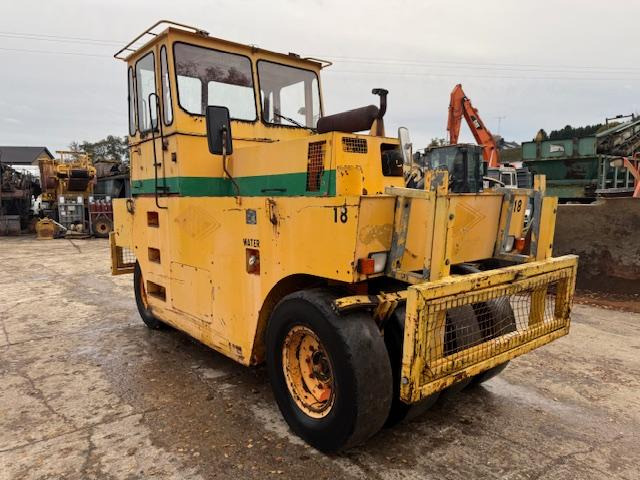 Hamm GRW 15 - Pneumatski valjak: slika Hamm GRW 15 - Pneumatski valjak Hamm GRW 15 - Pneumatski valjak: slika Hamm GRW 15 - Pneumatski valjak