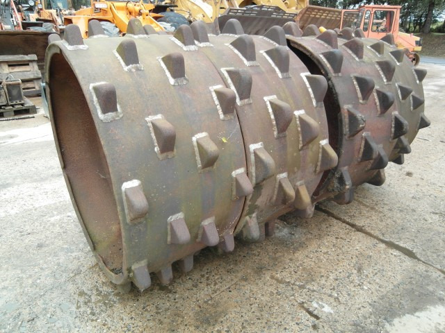 Hanomag 44 C + 55 C - Guma za Građevinski strojevi: slika Hanomag 44 C + 55 C - Guma za Građevinski strojevi Hanomag 44 C + 55 C - Guma za Građevinski strojevi: slika Hanomag 44 C + 55 C - Guma za Građevinski strojevi