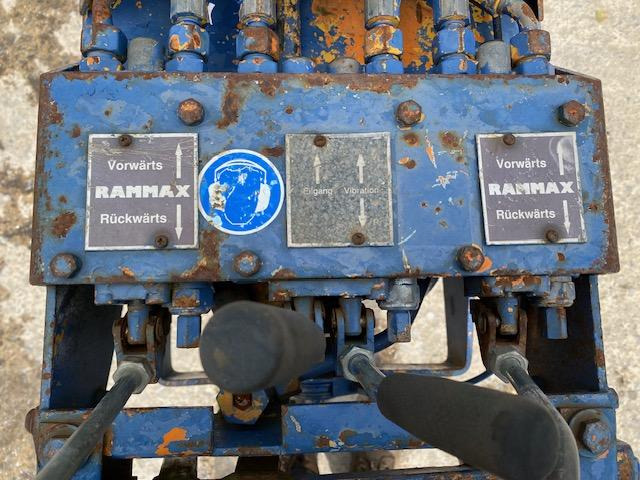 Mini valjak Rammax RW 700: slika Mini valjak Rammax RW 700 Mini valjak Rammax RW 700: slika Mini valjak Rammax RW 700