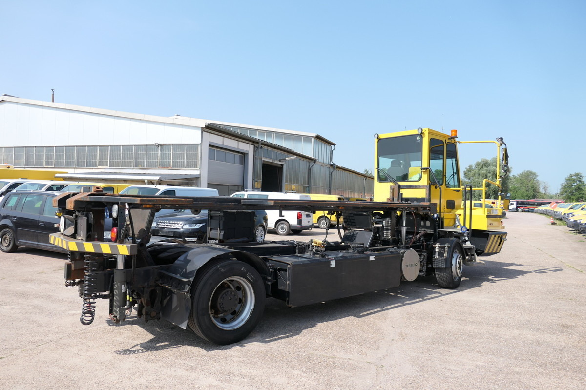 BC 182 Kamag Wiesel WBH 25 Umsetzfahrzeug - Transporter kontejnera/ Kamion s izmjenjivim sanducima: slika BC 182 Kamag Wiesel WBH 25 Umsetzfahrzeug - Transporter kontejnera/ Kamion s izmjenjivim sanducima BC 182 Kamag Wiesel WBH 25 Umsetzfahrzeug - Transporter kontejnera/ Kamion s izmjenjivim sanducima: slika BC 182 Kamag Wiesel WBH 25 Umsetzfahrzeug - Transporter kontejnera/ Kamion s izmjenjivim sanducima
