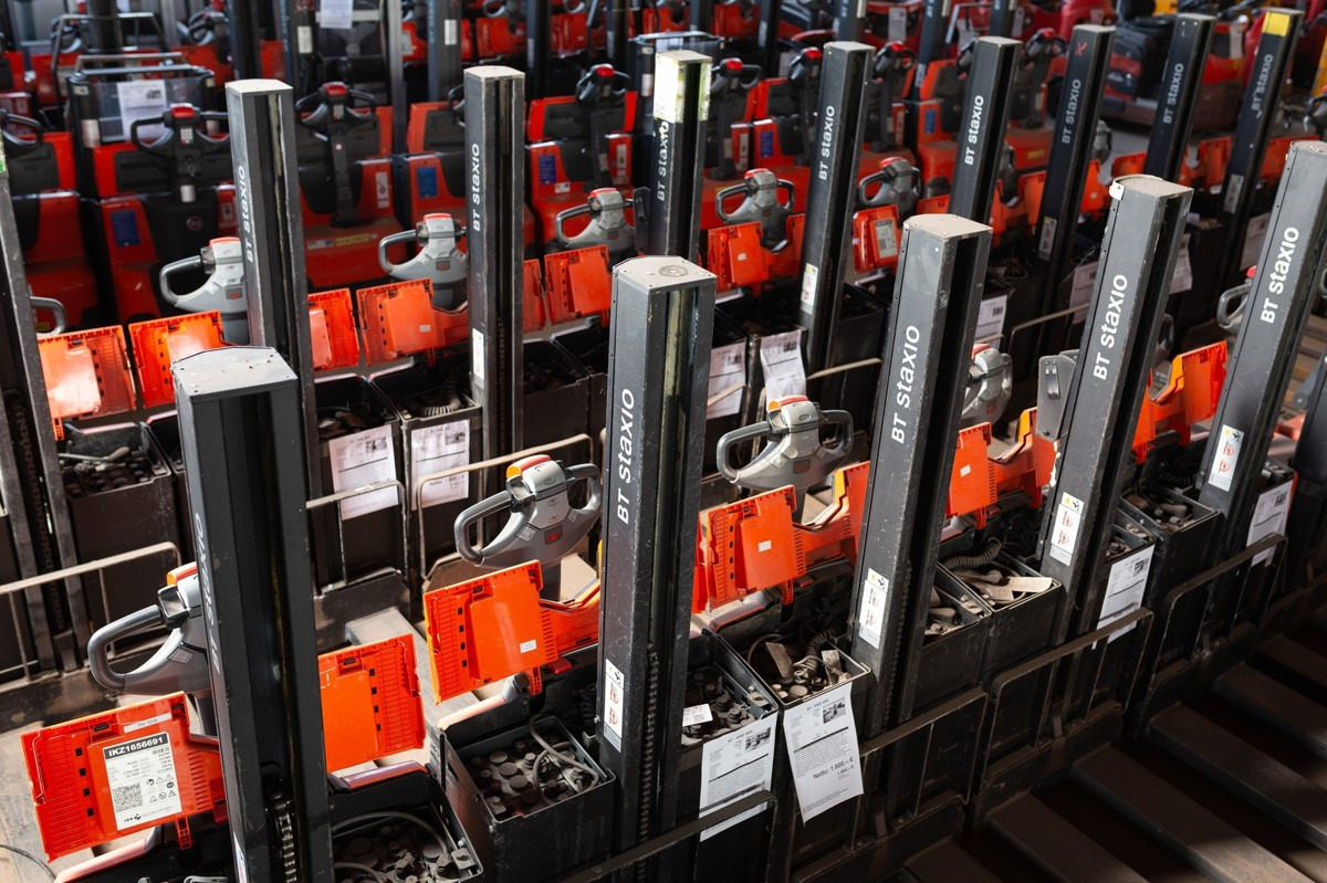 BT SWE 080L Batterie 38/2020 - Paletni viličar: slika BT SWE 080L Batterie 38/2020 - Paletni viličar BT SWE 080L Batterie 38/2020 - Paletni viličar: slika BT SWE 080L Batterie 38/2020 - Paletni viličar