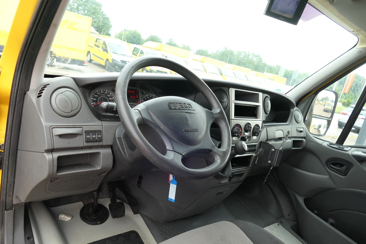 Interior photo 1: Dostavno vozilo sa zatvorenim sandukom IVECO Daily 35 S11 C30C AUTOMATIK KAMERA MAXI Regale D