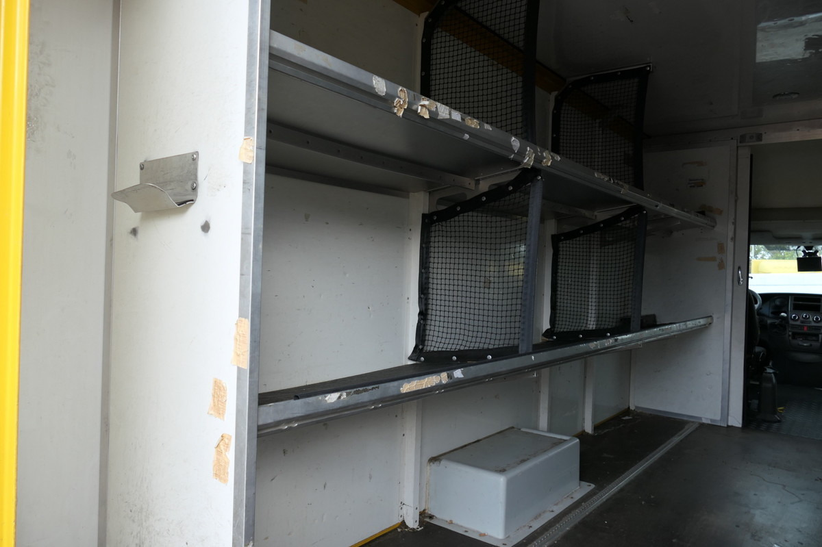 Dostavno vozilo sa zatvorenim sandukom IVECO Daily 35 S11 C30C AUTOMATIK KAMERA MAXI Regale L: slika Dostavno vozilo sa zatvorenim sandukom IVECO Daily 35 S11 C30C AUTOMATIK KAMERA MAXI Regale L