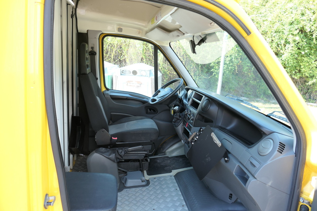 IVECO Daily 35 S11 C30C AUTOMATIK KAMERA Regale LUFT D - Dostavno vozilo sa zatvorenim sandukom: slika IVECO Daily 35 S11 C30C AUTOMATIK KAMERA Regale LUFT D - Dostavno vozilo sa zatvorenim sandukom IVECO Daily 35 S11 C30C AUTOMATIK KAMERA Regale LUFT D - Dostavno vozilo sa zatvorenim sandukom: slika IVECO Daily 35 S11 C30C AUTOMATIK KAMERA Regale LUFT D - Dostavno vozilo sa zatvorenim sandukom