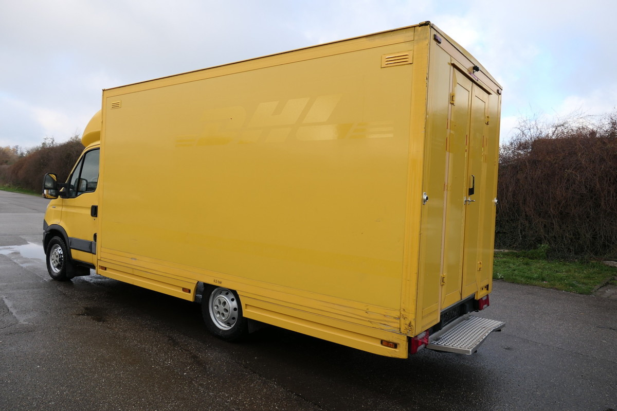 IVECO Daily 35 S11 C30C KURZ AUTOMATIK KAMERA Regale L - Dostavno vozilo sa zatvorenim sandukom: slika IVECO Daily 35 S11 C30C KURZ AUTOMATIK KAMERA Regale L - Dostavno vozilo sa zatvorenim sandukom IVECO Daily 35 S11 C30C KURZ AUTOMATIK KAMERA Regale L - Dostavno vozilo sa zatvorenim sandukom: slika IVECO Daily 35 S11 C30C KURZ AUTOMATIK KAMERA Regale L - Dostavno vozilo sa zatvorenim sandukom