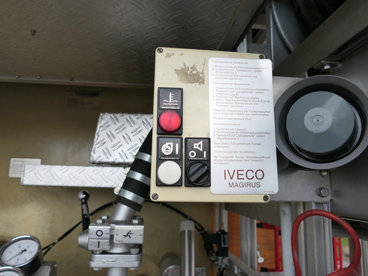 Vatrogasno vozilo IVECO FF 95 E 18W LF 8/6 DoKa 4X4 SFZ FEUERWEHR Löschf: slika Vatrogasno vozilo IVECO FF 95 E 18W LF 8/6 DoKa 4X4 SFZ FEUERWEHR Löschf Vatrogasno vozilo IVECO FF 95 E 18W LF 8/6 DoKa 4X4 SFZ FEUERWEHR Löschf: slika Vatrogasno vozilo IVECO FF 95 E 18W LF 8/6 DoKa 4X4 SFZ FEUERWEHR Löschf