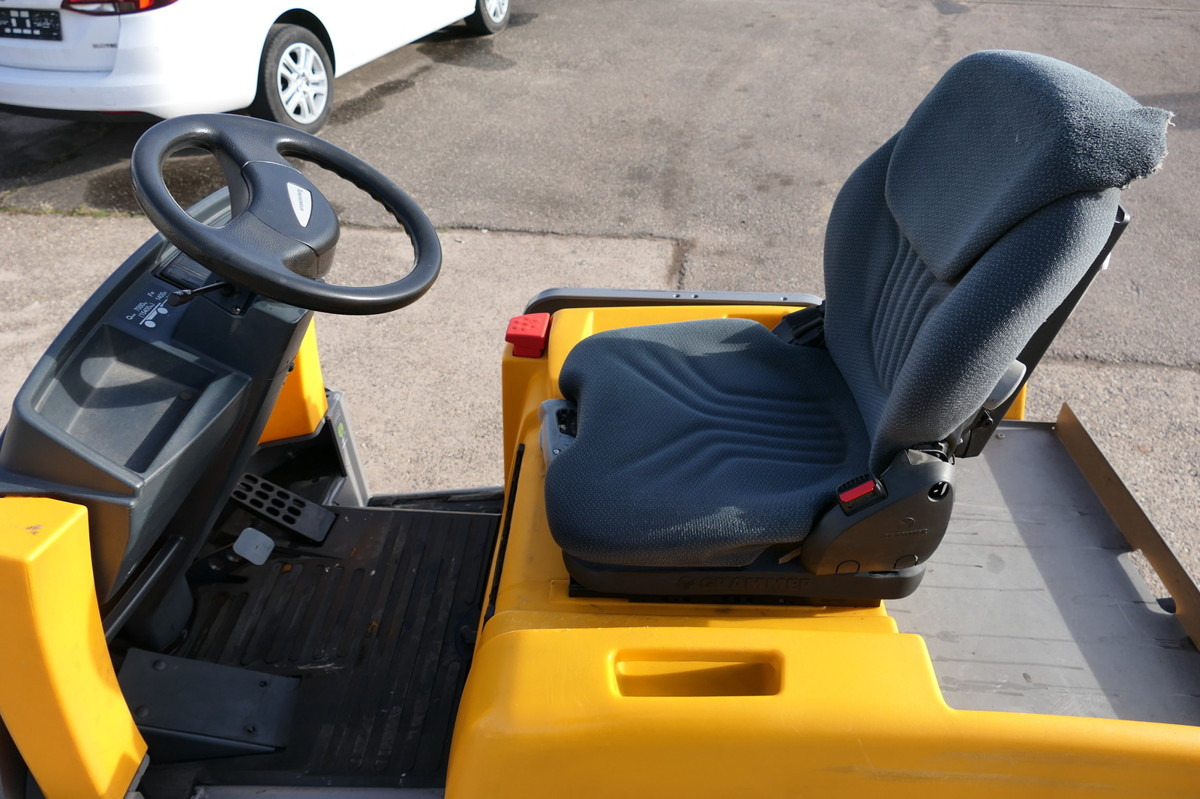 JUNGHEINRICH EZS 570 Schlepper Batterie 20/2017 - Vučni traktor: slika JUNGHEINRICH EZS 570 Schlepper Batterie 20/2017 - Vučni traktor JUNGHEINRICH EZS 570 Schlepper Batterie 20/2017 - Vučni traktor: slika JUNGHEINRICH EZS 570 Schlepper Batterie 20/2017 - Vučni traktor