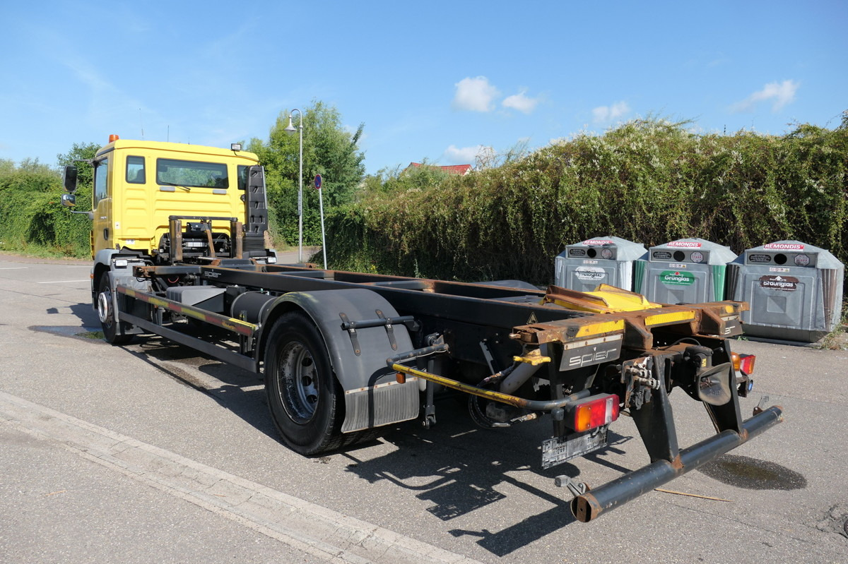 MAN TGM 18.290 LLLC Umsetzfahrzeug KLIMA AHK - Transporter kontejnera/ Kamion s izmjenjivim sanducima: slika MAN TGM 18.290 LLLC Umsetzfahrzeug KLIMA AHK - Transporter kontejnera/ Kamion s izmjenjivim sanducima MAN TGM 18.290 LLLC Umsetzfahrzeug KLIMA AHK - Transporter kontejnera/ Kamion s izmjenjivim sanducima: slika MAN TGM 18.290 LLLC Umsetzfahrzeug KLIMA AHK - Transporter kontejnera/ Kamion s izmjenjivim sanducima