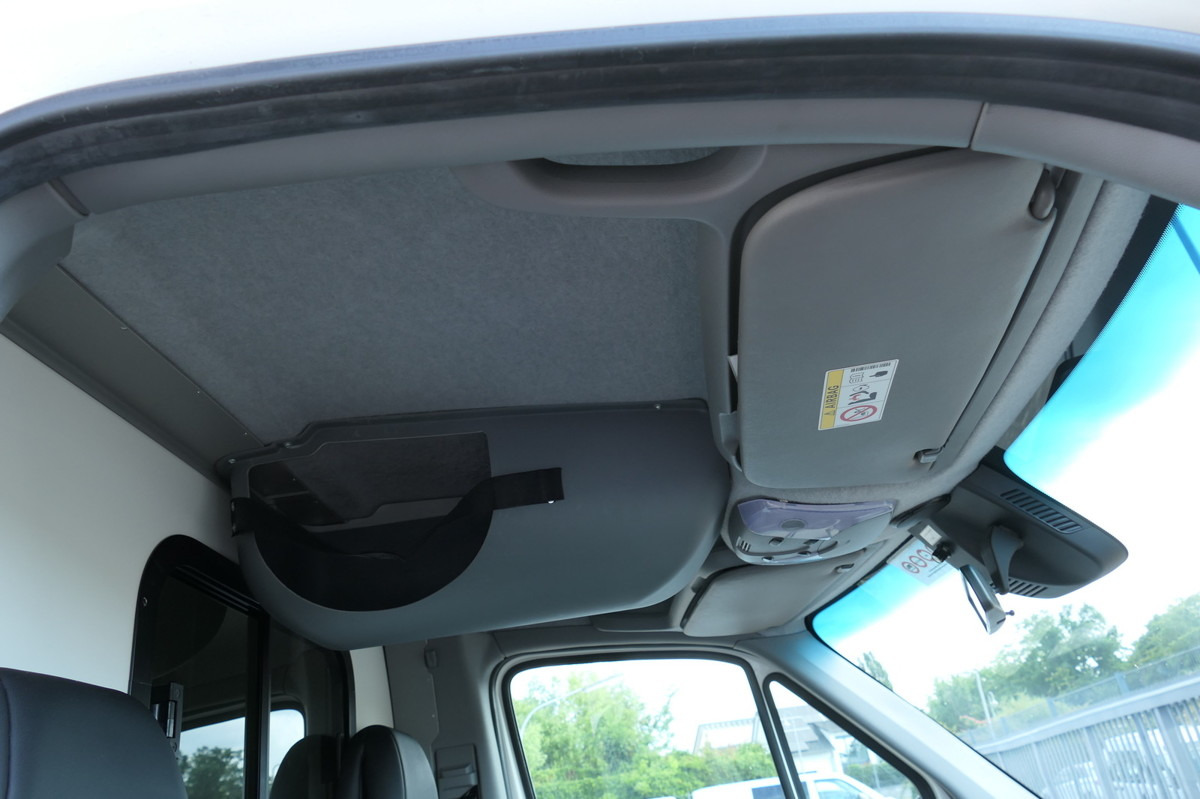Vozilo hitne pomoći MERCEDES-BENZ 319 Sprinter 6-Zylinder Rettungswagen  Strobel: slika Vozilo hitne pomoći MERCEDES-BENZ 319 Sprinter 6-Zylinder Rettungswagen  Strobel