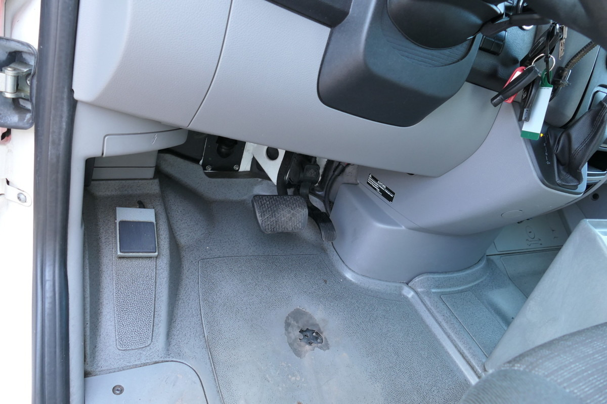 Vozilo hitne pomoći MERCEDES-BENZ 319 Sprinter 6-Zylinder Rettungswagen  Strobel: slika Vozilo hitne pomoći MERCEDES-BENZ 319 Sprinter 6-Zylinder Rettungswagen  Strobel