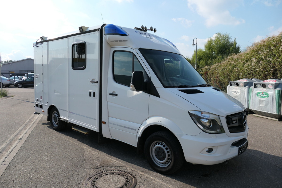 MERCEDES-BENZ 319 Sprinter 6-Zylinder Rettungswagen Strobel - Vozilo hitne pomoći: slika MERCEDES-BENZ 319 Sprinter 6-Zylinder Rettungswagen Strobel - Vozilo hitne pomoći MERCEDES-BENZ 319 Sprinter 6-Zylinder Rettungswagen Strobel - Vozilo hitne pomoći: slika MERCEDES-BENZ 319 Sprinter 6-Zylinder Rettungswagen Strobel - Vozilo hitne pomoći