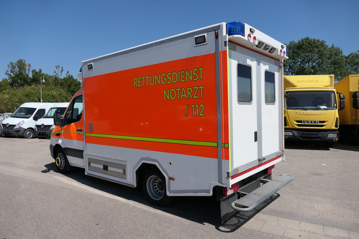 MERCEDES-BENZ Sprinter 519 CDI Klima Krankenwagen - Vozilo hitne pomoći: slika MERCEDES-BENZ Sprinter 519 CDI Klima Krankenwagen - Vozilo hitne pomoći MERCEDES-BENZ Sprinter 519 CDI Klima Krankenwagen - Vozilo hitne pomoći: slika MERCEDES-BENZ Sprinter 519 CDI Klima Krankenwagen - Vozilo hitne pomoći