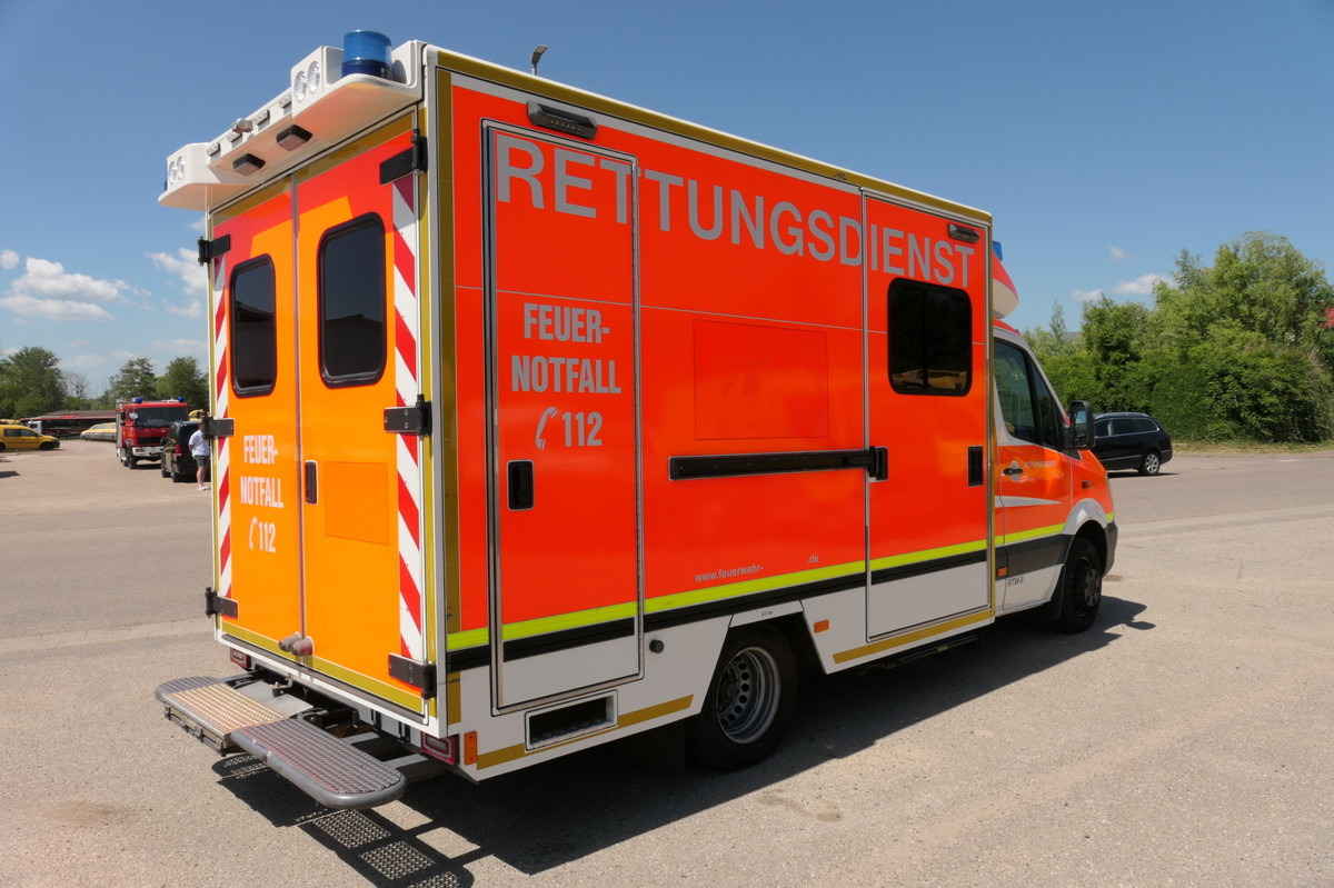 MERCEDES-BENZ Sprinter 519 CDI Klima Krankenwagen - Vozilo hitne pomoći: slika MERCEDES-BENZ Sprinter 519 CDI Klima Krankenwagen - Vozilo hitne pomoći MERCEDES-BENZ Sprinter 519 CDI Klima Krankenwagen - Vozilo hitne pomoći: slika MERCEDES-BENZ Sprinter 519 CDI Klima Krankenwagen - Vozilo hitne pomoći