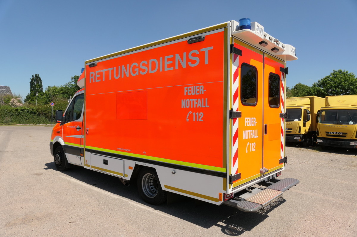 MERCEDES-BENZ Sprinter 519 CDI Klima Krankenwagen - Vozilo hitne pomoći: slika MERCEDES-BENZ Sprinter 519 CDI Klima Krankenwagen - Vozilo hitne pomoći MERCEDES-BENZ Sprinter 519 CDI Klima Krankenwagen - Vozilo hitne pomoći: slika MERCEDES-BENZ Sprinter 519 CDI Klima Krankenwagen - Vozilo hitne pomoći