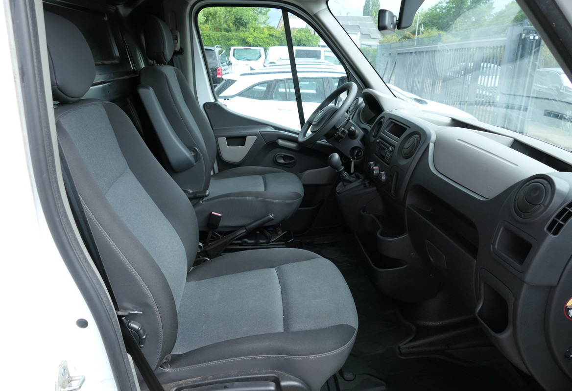 Furgon RENAULT Master 130 dCi L3H2 Euro6 KLIMA COC Regal: slika Furgon RENAULT Master 130 dCi L3H2 Euro6 KLIMA COC Regal