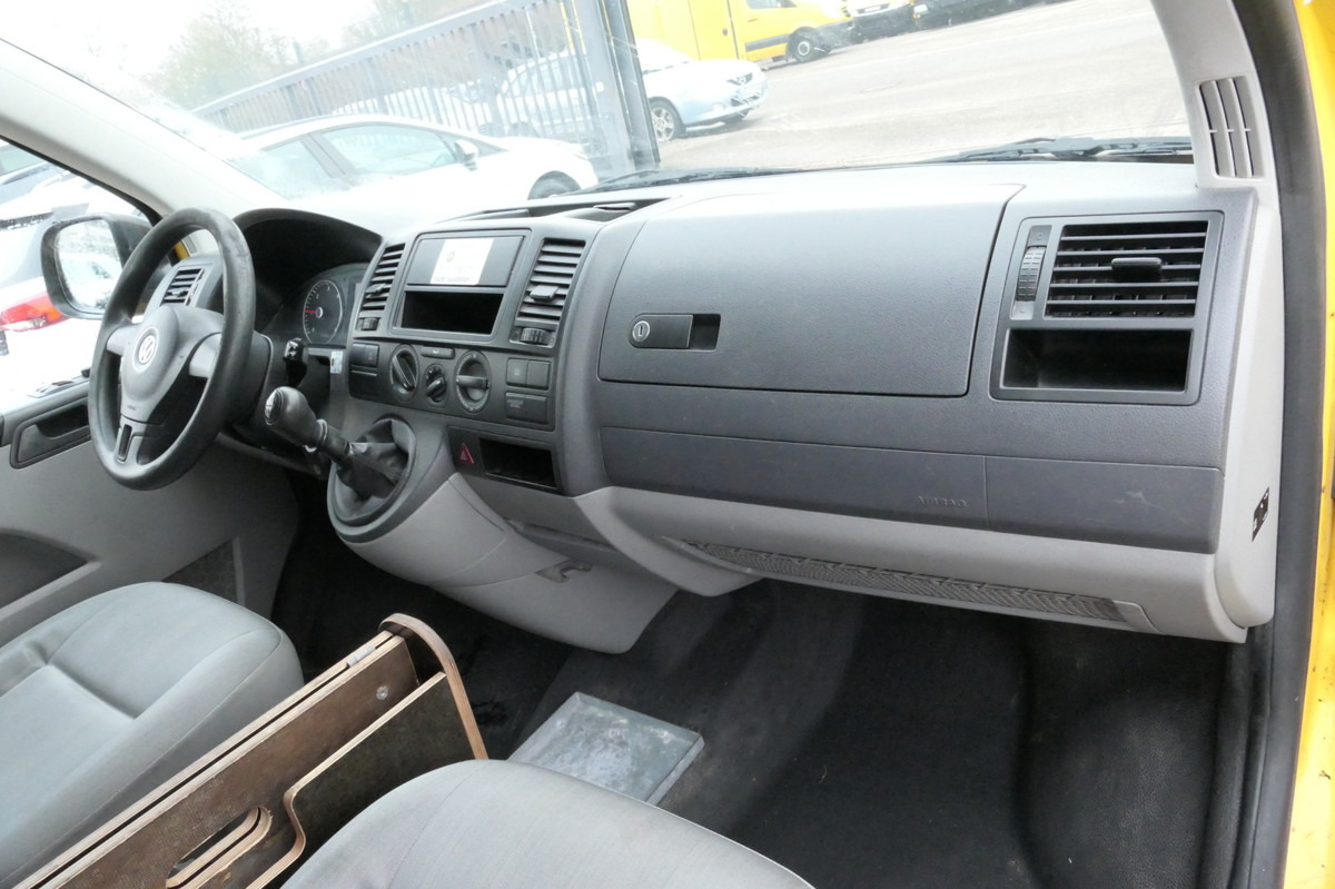 Mali kombi VW T5 Transporter 2.0 TDI 2-Sitzer EURO-5 CoC 2xSCH: slika Mali kombi VW T5 Transporter 2.0 TDI 2-Sitzer EURO-5 CoC 2xSCH