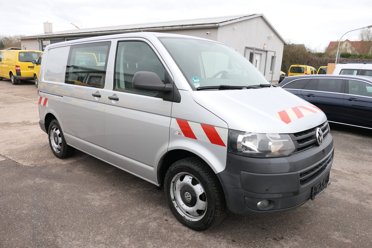 VW T5 Transporter 2.0 TDI 2Sitzer 4Motion AHK KLIMA - Mali kombi: slika VW T5 Transporter 2.0 TDI 2Sitzer 4Motion AHK KLIMA - Mali kombi VW T5 Transporter 2.0 TDI 2Sitzer 4Motion AHK KLIMA - Mali kombi: slika VW T5 Transporter 2.0 TDI 2Sitzer 4Motion AHK KLIMA - Mali kombi