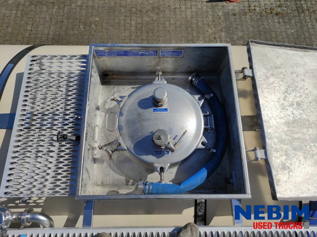 Feldbinder TSA 33.3 electric pump - 3 comp. 8.000 / 22.500 / 3.000 Ltr. - Poluprikolica cisterna: slika Feldbinder TSA 33.3 electric pump - 3 comp. 8.000 / 22.500 / 3.000 Ltr. - Poluprikolica cisterna Feldbinder TSA 33.3 electric pump - 3 comp. 8.000 / 22.500 / 3.000 Ltr. - Poluprikolica cisterna: slika Feldbinder TSA 33.3 electric pump - 3 comp. 8.000 / 22.500 / 3.000 Ltr. - Poluprikolica cisterna