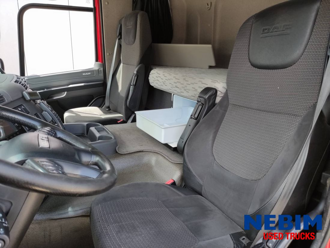 DAF CF 440 4x2 - Space cab - Tegljač: slika DAF CF 440 4x2 - Space cab - Tegljač DAF CF 440 4x2 - Space cab - Tegljač: slika DAF CF 440 4x2 - Space cab - Tegljač