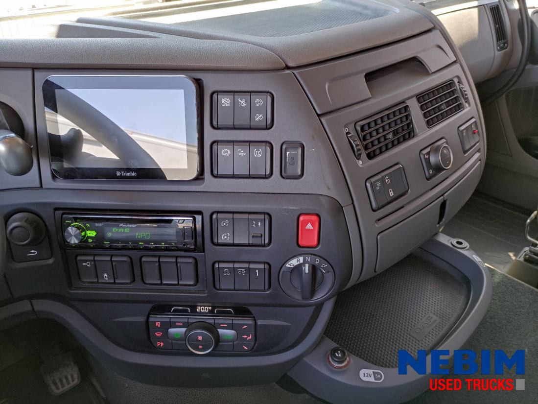 DAF XF 450 6x2 Spacecab - Tegljač: slika DAF XF 450 6x2 Spacecab - Tegljač DAF XF 450 6x2 Spacecab - Tegljač: slika DAF XF 450 6x2 Spacecab - Tegljač