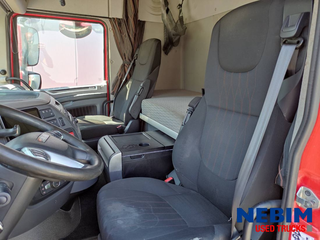 DAF XF 450 6x2 Spacecab - Tegljač: slika DAF XF 450 6x2 Spacecab - Tegljač DAF XF 450 6x2 Spacecab - Tegljač: slika DAF XF 450 6x2 Spacecab - Tegljač
