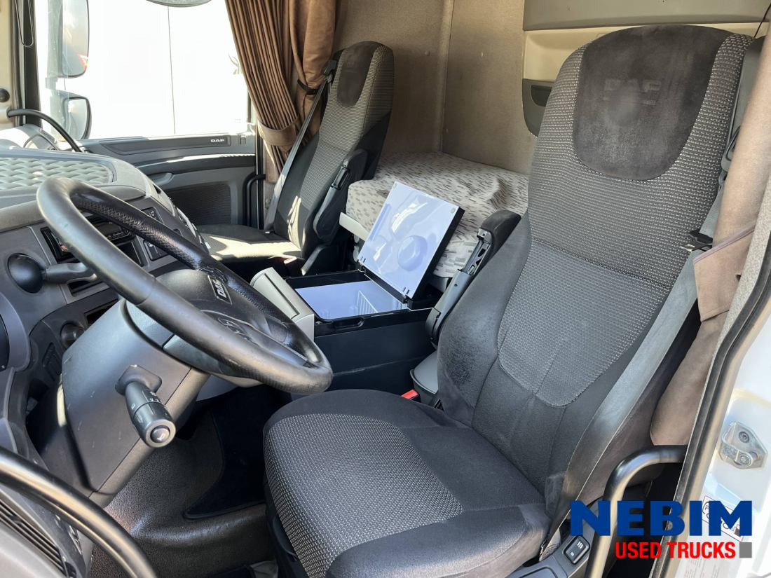 DAF XF 460 6X2 - Super Spacecab - Tegljač: slika DAF XF 460 6X2 - Super Spacecab - Tegljač DAF XF 460 6X2 - Super Spacecab - Tegljač: slika DAF XF 460 6X2 - Super Spacecab - Tegljač