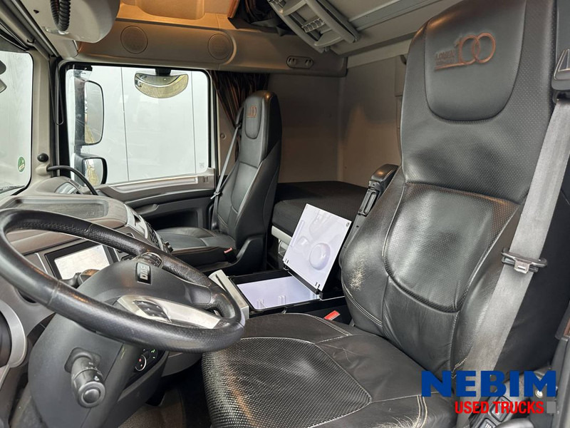DAF XF480 4x2 - 688.836km - leather interior - Parking airco - Tegljač: slika DAF XF480 4x2 - 688.836km - leather interior - Parking airco - Tegljač DAF XF480 4x2 - 688.836km - leather interior - Parking airco - Tegljač: slika DAF XF480 4x2 - 688.836km - leather interior - Parking airco - Tegljač