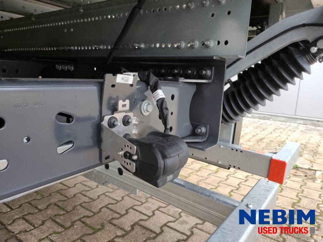 Novi Kamion s ceradom Volvo FM 330 4X2: slika Novi Kamion s ceradom Volvo FM 330 4X2