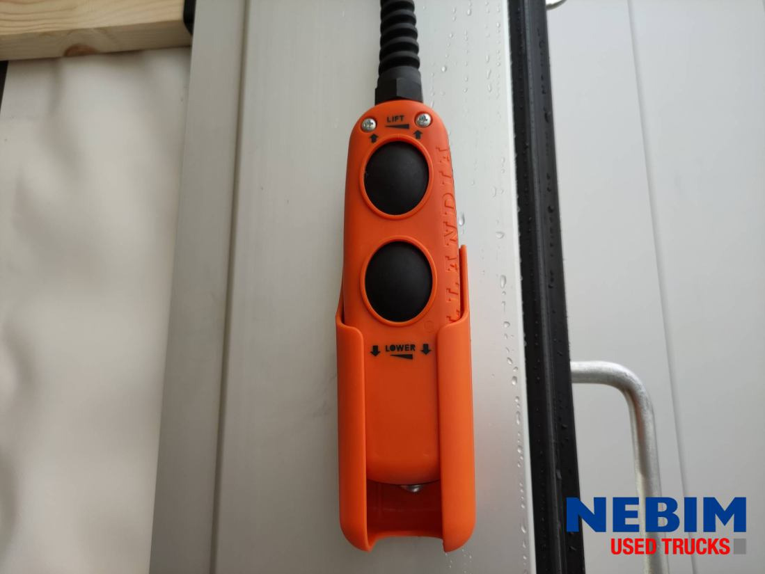 Novi Kamion s ceradom Volvo FM 330 4X2: slika Novi Kamion s ceradom Volvo FM 330 4X2