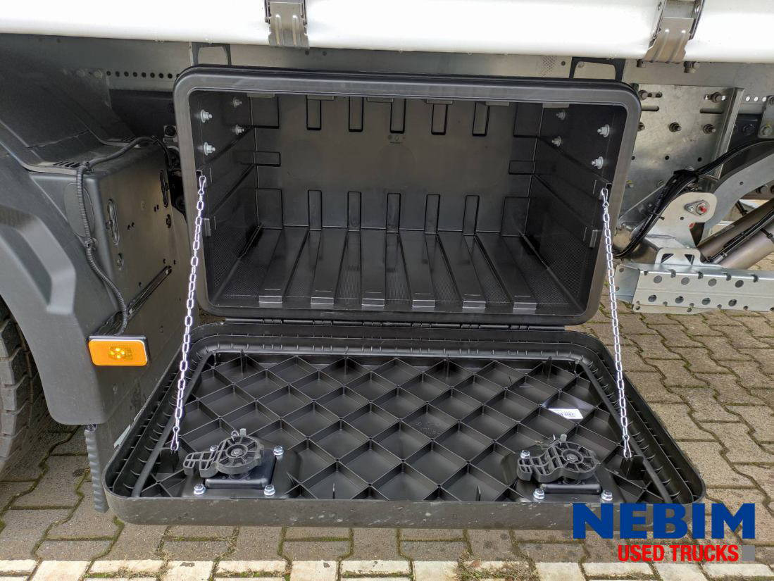 Novi Kamion s ceradom Volvo FM 330 4X2: slika Novi Kamion s ceradom Volvo FM 330 4X2