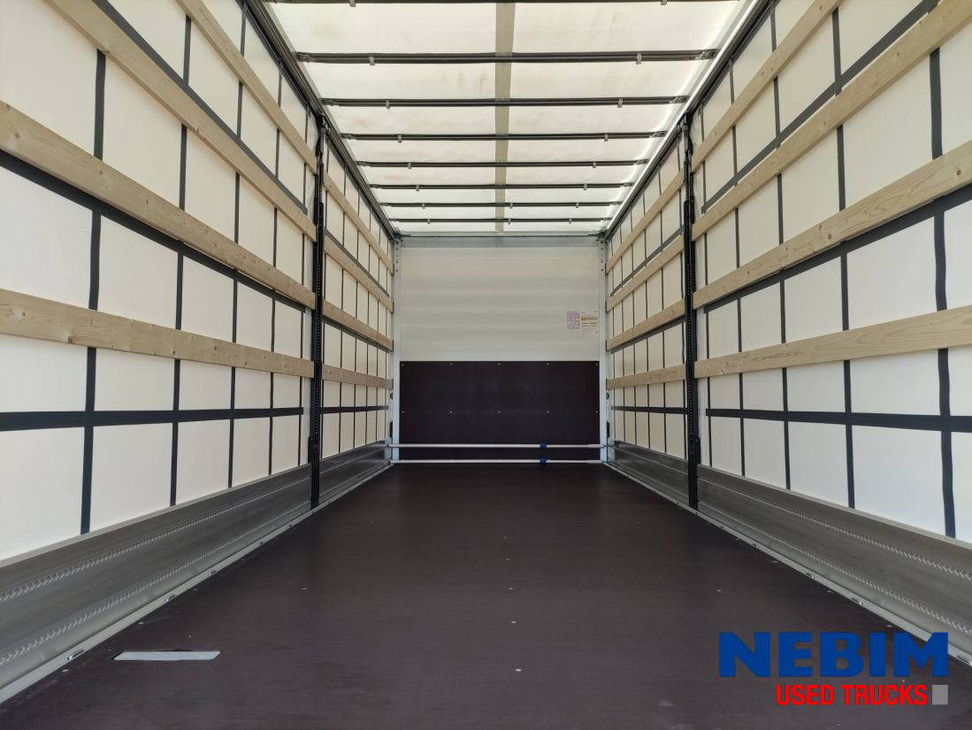 Novi Kamion s ceradom Volvo FM 330 4X2: slika Novi Kamion s ceradom Volvo FM 330 4X2