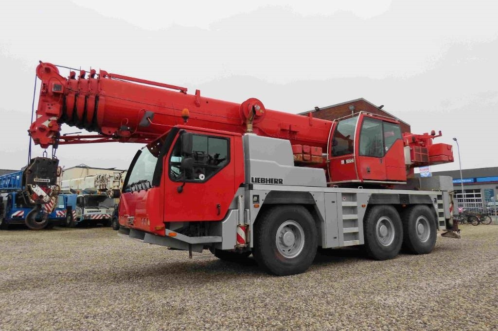 Liebherr LTM 1055-3.2 - Autodizalica za sve terene: slika Liebherr LTM 1055-3.2 - Autodizalica za sve terene Liebherr LTM 1055-3.2 - Autodizalica za sve terene: slika Liebherr LTM 1055-3.2 - Autodizalica za sve terene