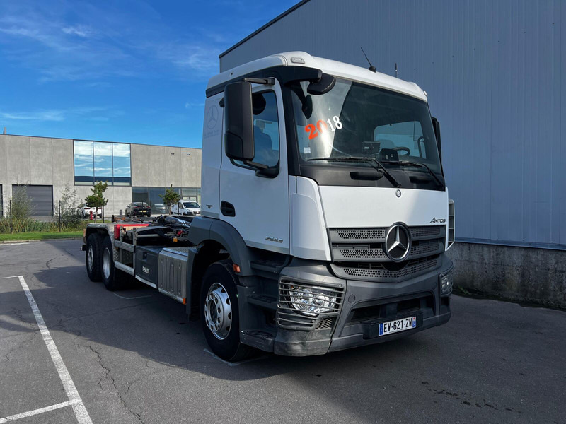 Mercedes-Benz Actros 2543 - Kamion s kukastom dizalicom: slika Mercedes-Benz Actros 2543 - Kamion s kukastom dizalicom Mercedes-Benz Actros 2543 - Kamion s kukastom dizalicom: slika Mercedes-Benz Actros 2543 - Kamion s kukastom dizalicom