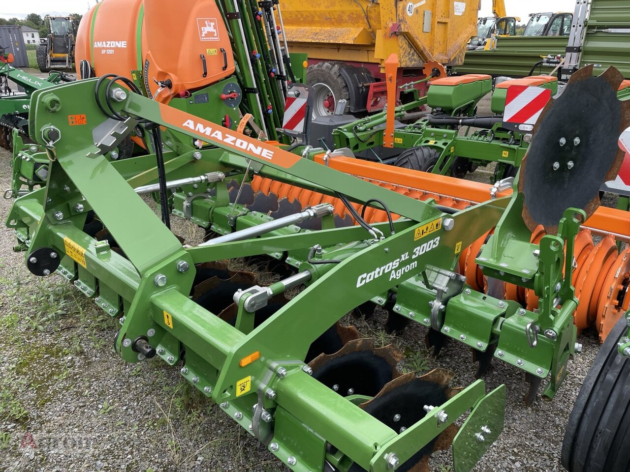 Amazone CatrosXL 3003 - Tanjurača: slika Amazone CatrosXL 3003 - Tanjurača Amazone CatrosXL 3003 - Tanjurača: slika Amazone CatrosXL 3003 - Tanjurača