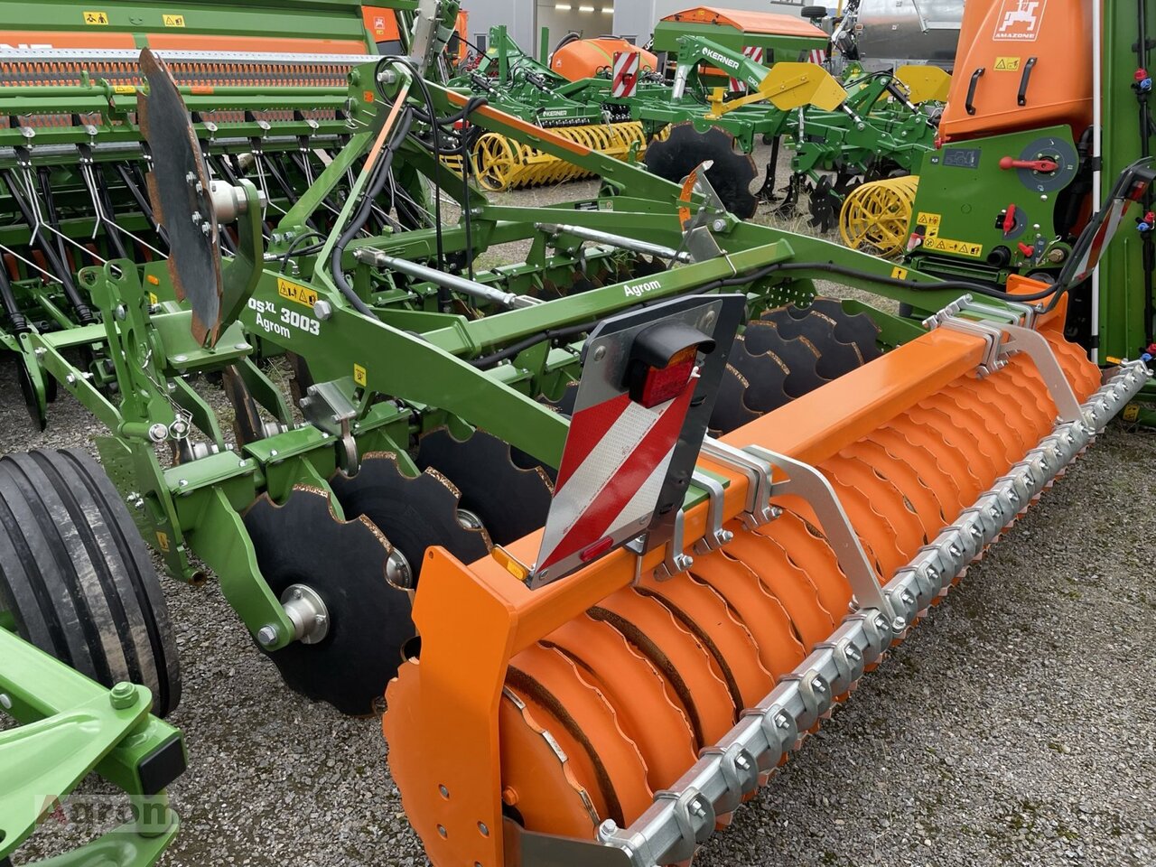 Amazone CatrosXL 3003 - Tanjurača: slika Amazone CatrosXL 3003 - Tanjurača Amazone CatrosXL 3003 - Tanjurača: slika Amazone CatrosXL 3003 - Tanjurača